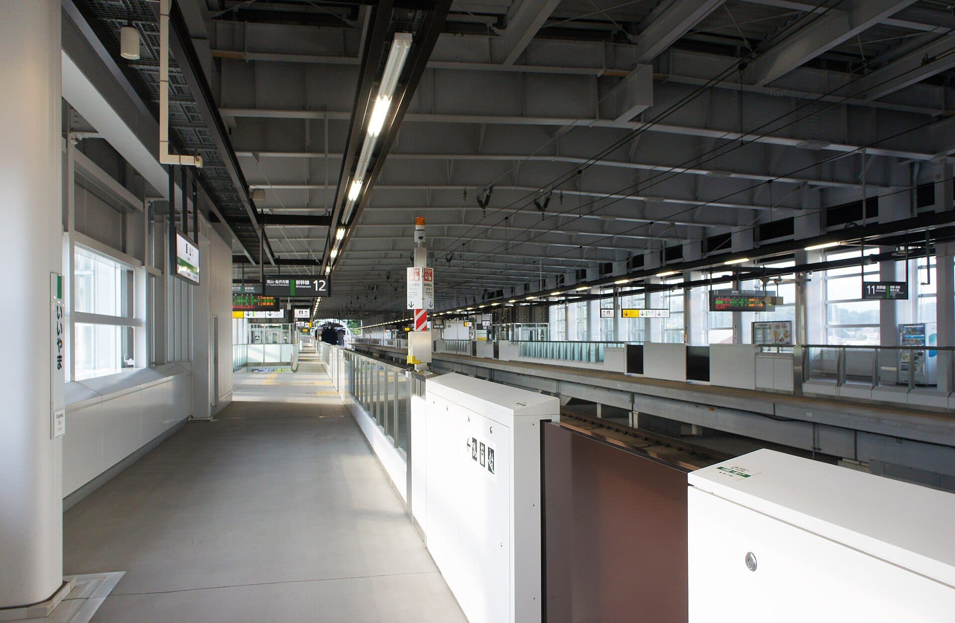 Hokuriku Shinkansen platform at Iiyama Station, the stop for Nozawa Onsen